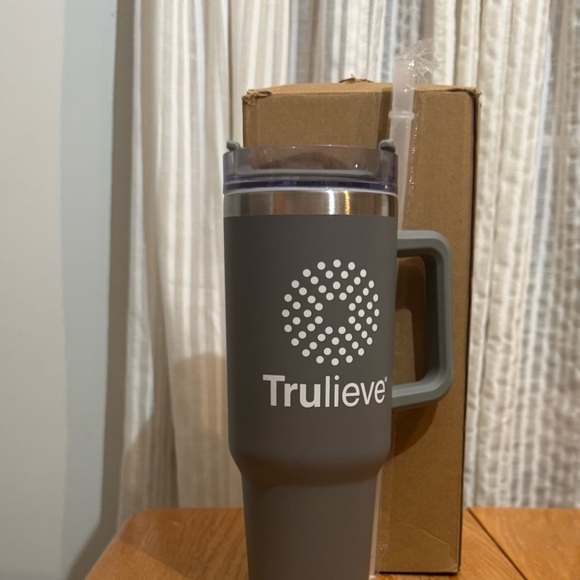 Trulieve Gray Tumbler with Handle - Picture 1 of 3